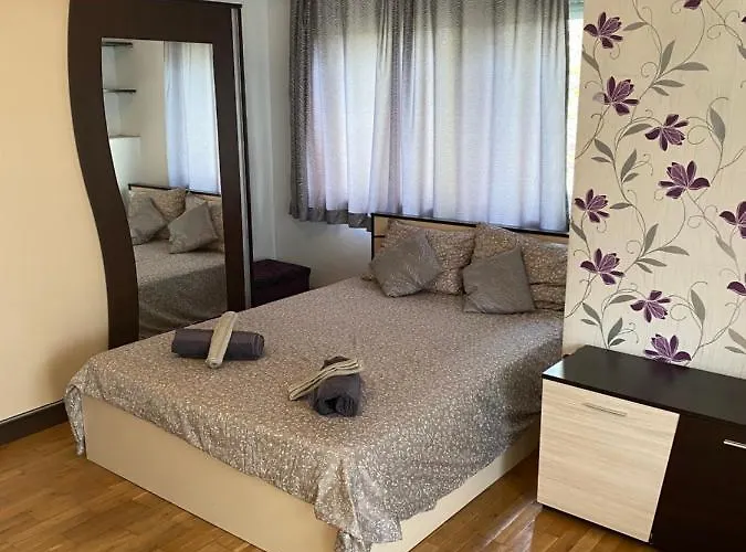 דירה With Lovely Terrace & Free Street Parking פלובדיב