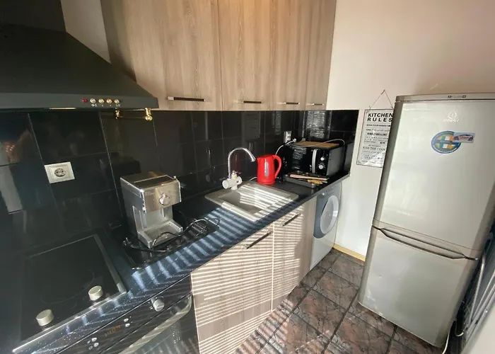 With Lovely Terrace & Free Street Parking פלובדיב