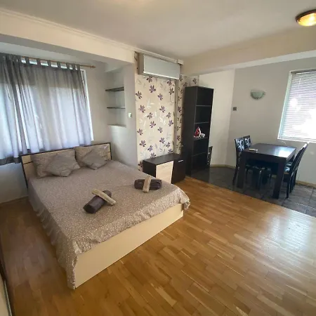 With Lovely Terrace & Free Street Parking *