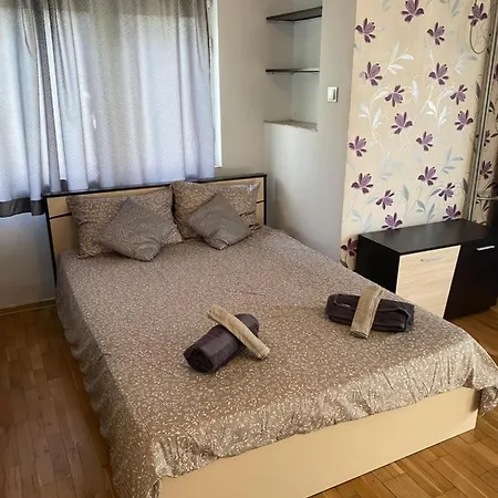 With Lovely Terrace & Free Street Parking * Пловдив